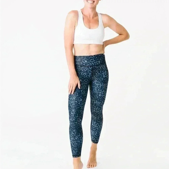 Zyia - Picture 1 of 6